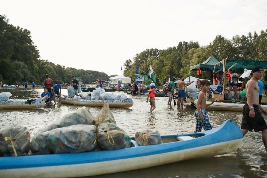 Elképesztő mennyiségű hulladékot gyűjtöttek be a Tisza ukrajnai forrásvidékén