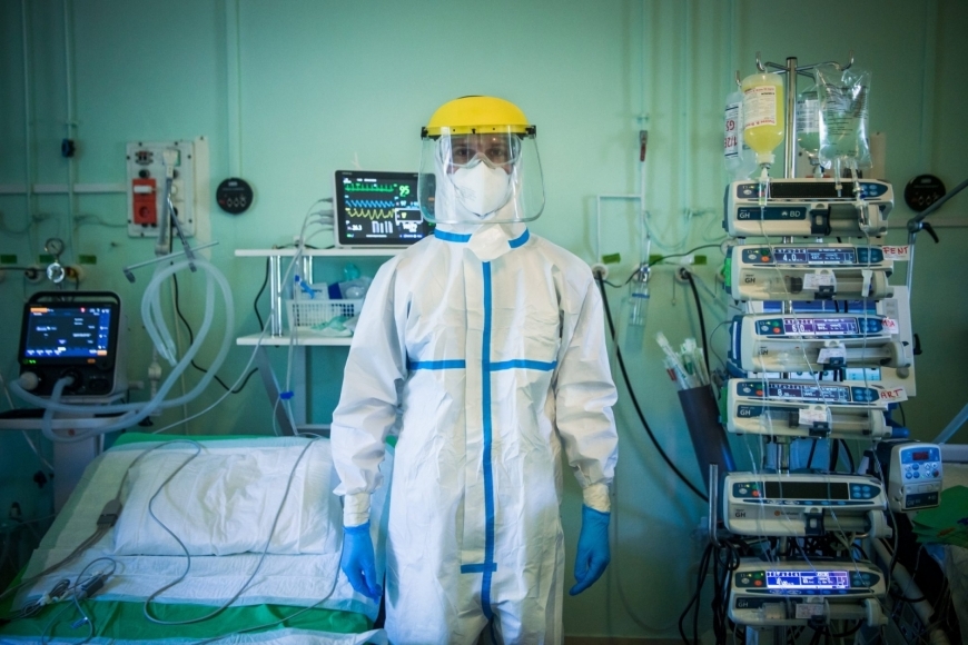  Megkezdődött a koronavírus-járványban dolgozó egészségügyi dolgozók munkabérelszámolása